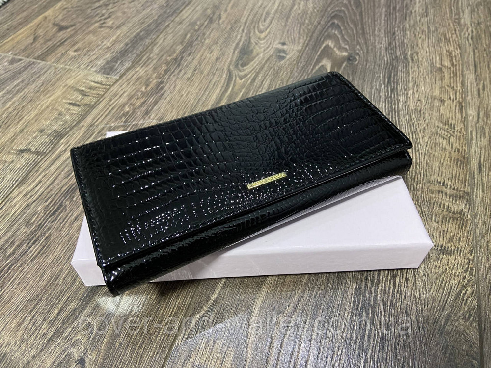Чорний лаковий жіночий гаманець з натуральної шкіри на магнітній фіксації Marco Coverna Київ - фото 2