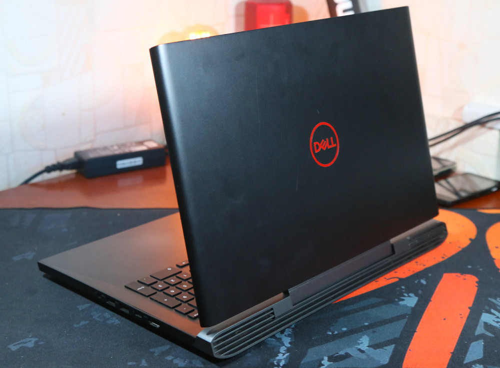 Игровой ноутбук Dell Inspiron 15-7577 15.6