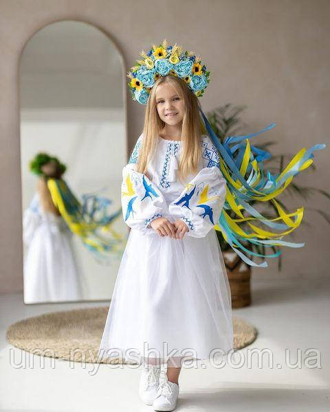 Детское вышитое платье с ласточками 