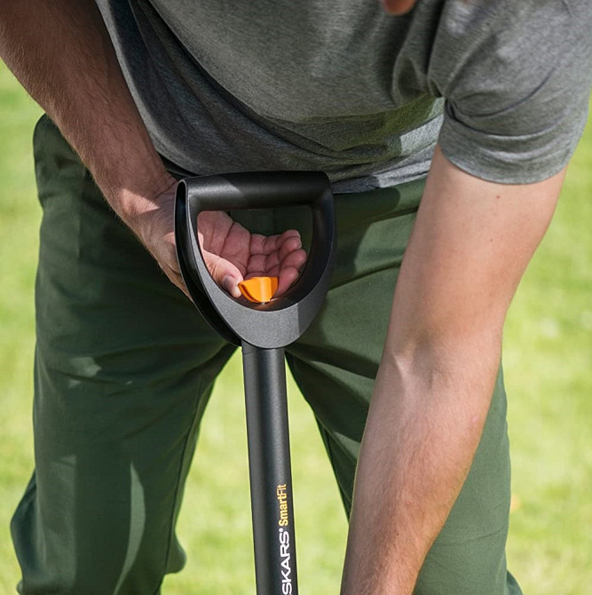 Телескопический Удалитель сорняков 99-119 см Fiskars 