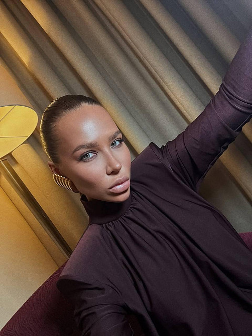 Жіноче елегантне вечірнє мініплаття з акцентними плечима та драпіруванням мікродайвінг Шоколад, 42/44 Одеса - фото 2