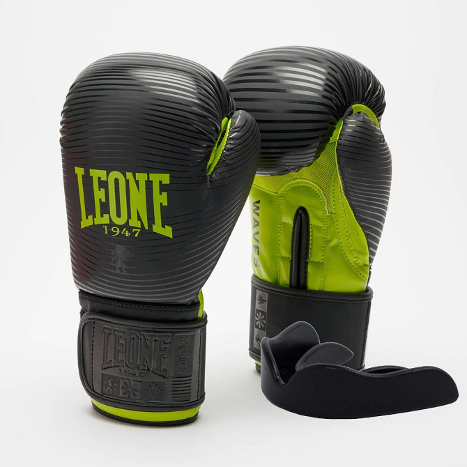 Боксерські рукавиці Leone GN313 WAVES Black 12 унцій (капу в комплекті) Кам'янське - фото 1