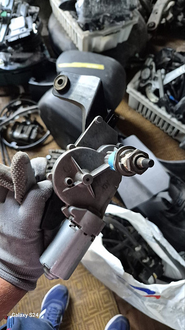 Hyundai Santa Fe 2012-2018 Моторчик заднього двірника Київ - фото 1