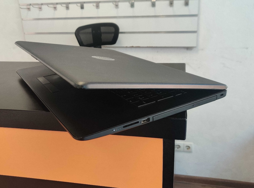 Бюджетний ноутбук HP Pavilion 17z-ak000 Киев - изображение 3