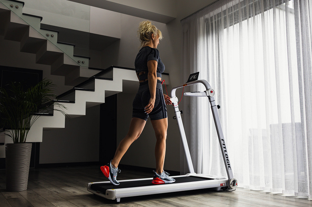 Бігова доріжка FitLogic T116W Київ - фото 9