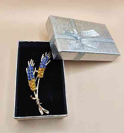 Брошка патріотична "Два колоски " в подарунковій коробці Сміла