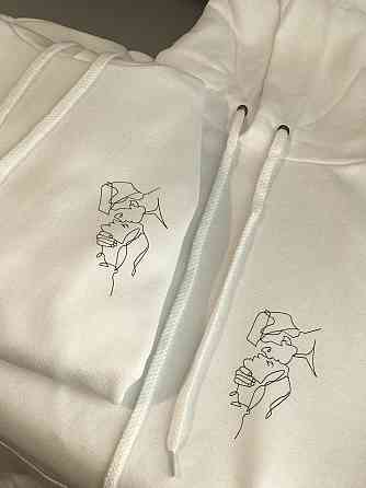 Парные толстовки с капюшоном для парня и девушки c оригинальным принтом Черновцы