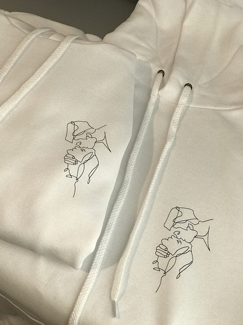 Парні толстовки з капюшоном для хлопця та дівчини з оригінальним принтом Чернівці - фото 2