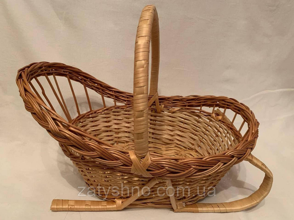 Корзина плетеная в форме санок с ручкой на подарки Киев - изображение 1