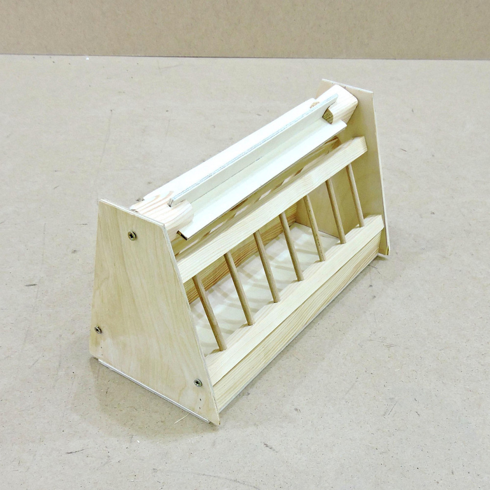 Деревянная кормушка для голубей 