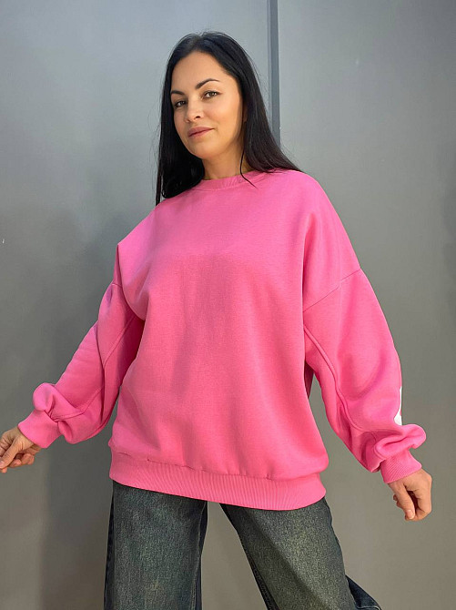 Світшот жіночий DAVRAS 8174 оверсайз подовжений напис на спині CHICAGO утеплений на флісі one size малиновий, малиновий, one size Київ - фото 10