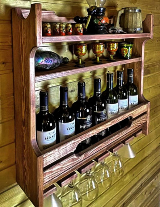 Настенная винная полка 