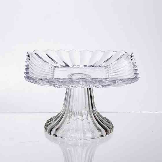 Стеклянная квадратная тортовница на ножке 16 см Киев