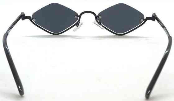 Модні брендові окуляри унісекс чорні ромбоподібні в чорному металі. Київ