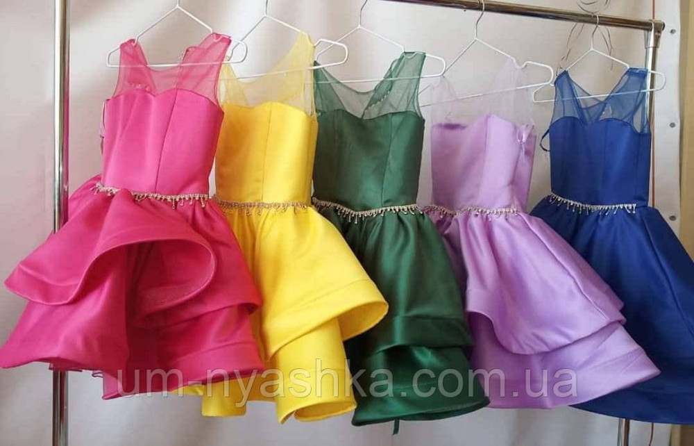 Пышные яркие нарядные платья 