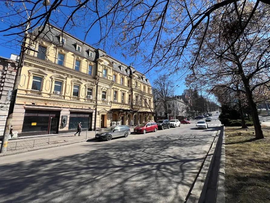 Оренда комерційного приміщення в центрі Дніпра, червона лінія, прохідне місце Дніпро - фото 1