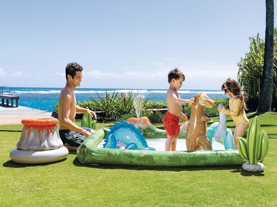 Надувной игровой бассейн 