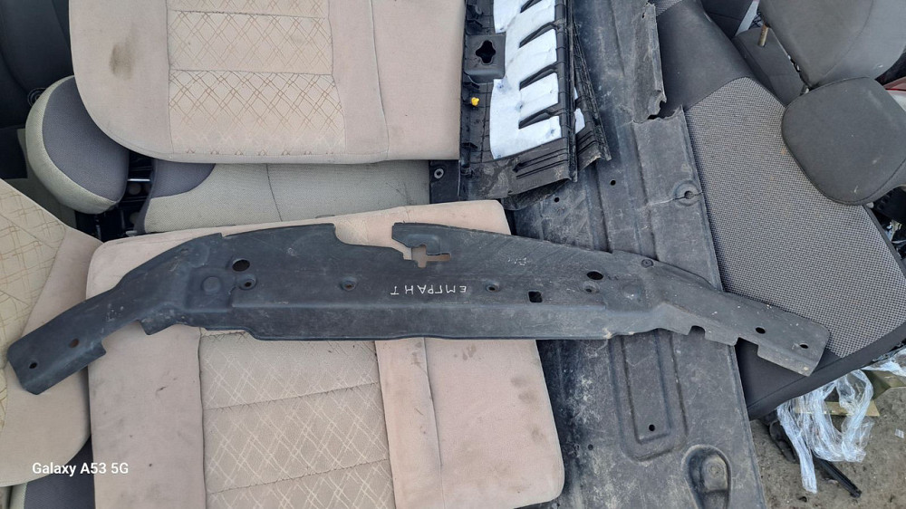 Верхня накладка радіатора для Geely Emgrand EC7 2011-2015 Київ - фото 1