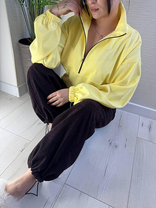 Жіночий стильний повсякденний костюм-двійка з мікровельвету Жовтий, 42/44 Одеса - фото 4