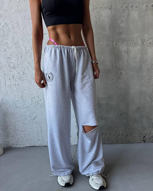 Женские оверсайз джоггеры с акцентным разрезом на колене двухнитка Одесса - изображение 2