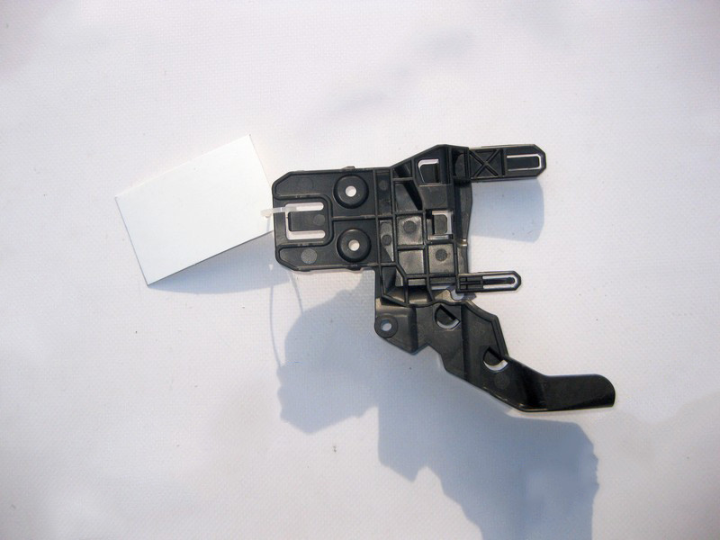 Mercedes-Benz  A2057230314 Кронштейн замка лівих дверей на щиті склопідйомника C-Class W205 Одесса - изображение 2