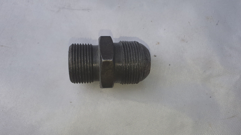 Переходник резьбовый (штуцер переходной) М24х1.5 М27х1.5. Длина - 47 мм. СССР. Харьков - изображение 1