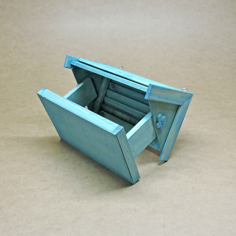 Кормушка садовая для птиц 