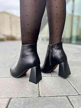 Nivelle Жіночі черевики NIVELLE чорні натуральна шкіра висота 10см каблук 8см 35р. (8016/8018-8 Коломыя