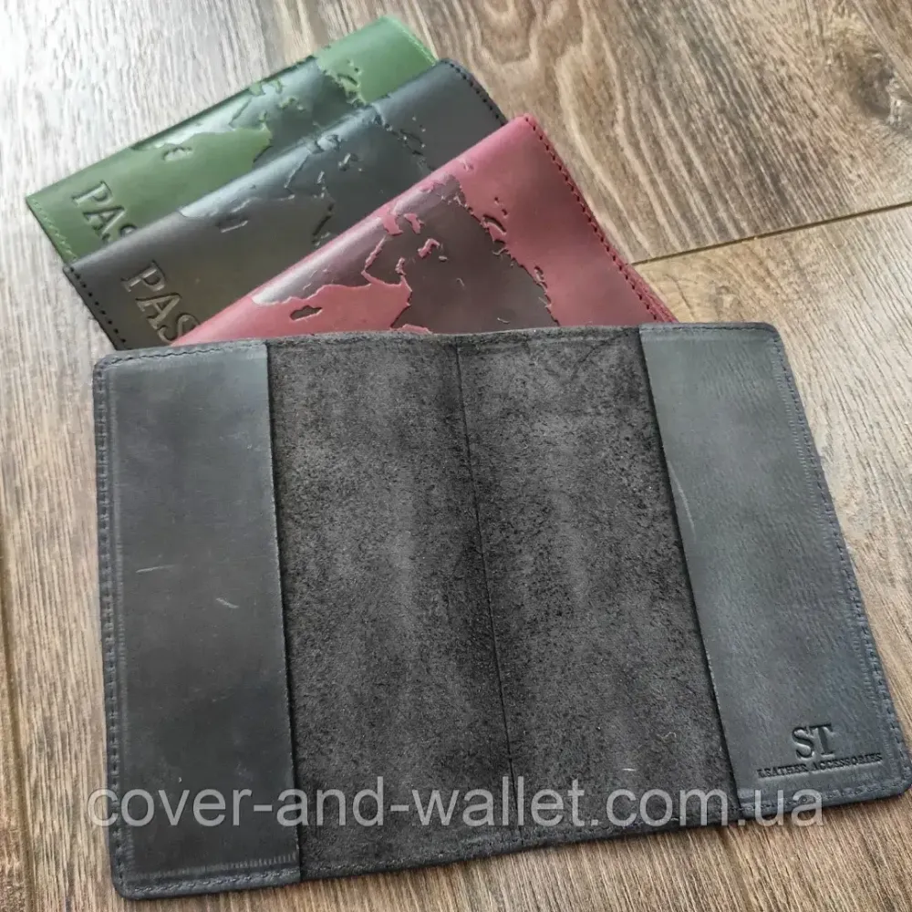 Кожаная обложка на паспорт с тиснением карта мира ST Leather (черная) Синий Киев - изображение 2