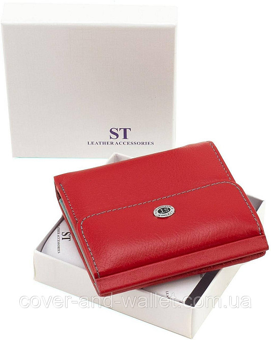 Компактний жіночий шкіряний гаманець у два складання червоного кольору ST Leather Київ - фото 6