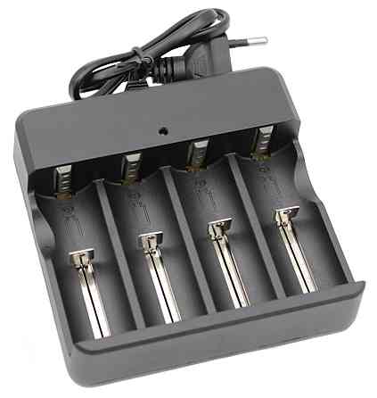 Зарядний пристрій для акумуляторів 4x18650 та ін. / від мережі / 3027 Дніпро