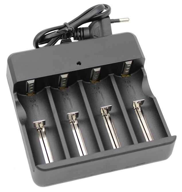 Зарядний пристрій для акумуляторів 4x18650 та ін. / від мережі / 3027 Дніпро - фото 1