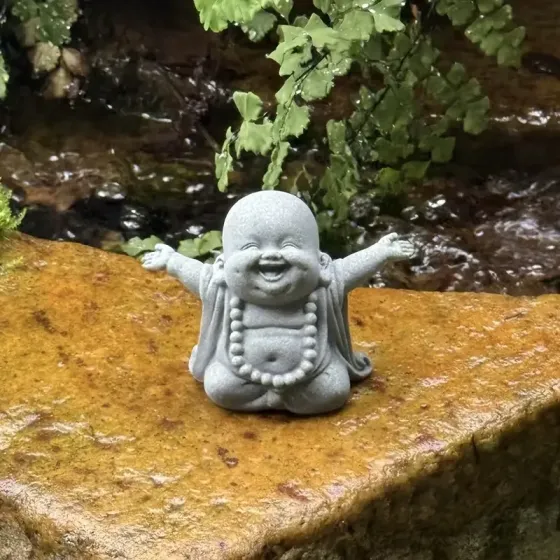 Кам’яна міні-статуетка Будда 6×8×3,5 см — усміхнений, символ радості та достатку, колекційний подарунок Київ