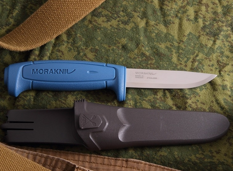 Туристичний Ніж із чохлом Morakniv "Basic 546" Blue (12241) Нержавіюча сталь Нововолинськ - фото 7