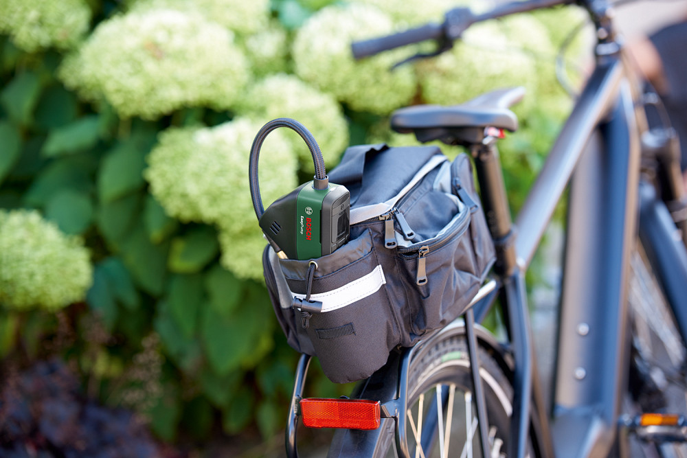 Компресор автомобільний акумуляторний Bosch EasyPump, 3.6 В, 3А·год, 10.3 бар, 10 л/хв, 0.4кг Київ - фото 8