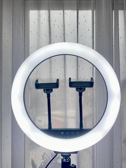 Кільцева LED лампа 26 см з тримачем для телефону, гнучкою ніжкою, регулюванням світла та пультом керування Одеса - фото 1