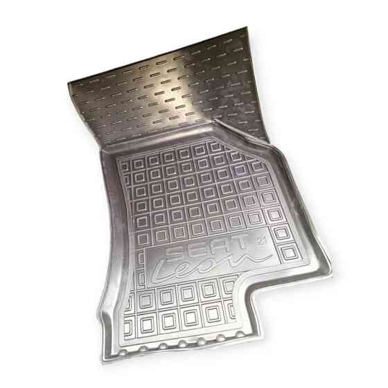 Килимки Сеат leon 2021-> борт 2,5 см, з перемичкою салону Мукачево