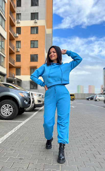 Костюм женский Quzen 478-480 короткое худи с капюшоном и брюки джоггеры на резинке флис голубой, голубой, L Киев - изображение 7