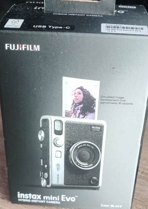 Фотоапарат Fujifilm INSTAX MINI EVO полороїд кольоровий. Харків - фото 2