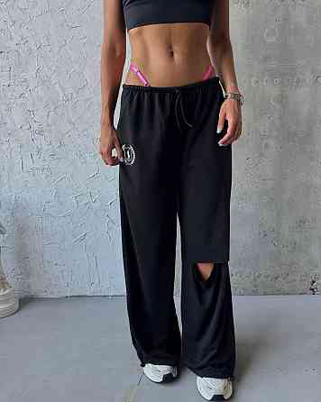 Женские оверсайз джоггеры с акцентным разрезом на колене двухнитка Черный Одесса