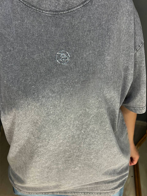 Футболка жіноча A-N 26089 тай-дай оверсайз з камінчиками літера B, сірий, one size Київ - фото 4