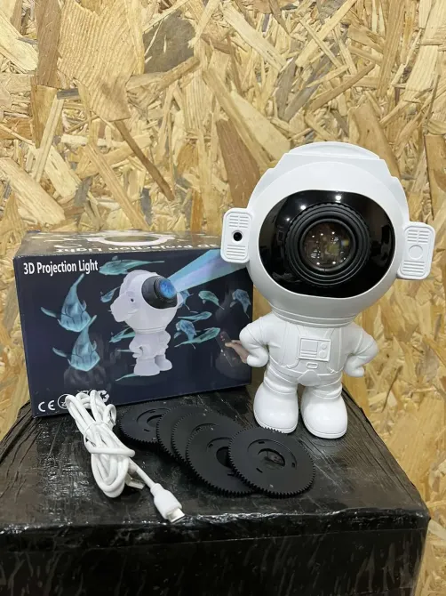 Лазерный ночник-проектор Астронавт звёздное небо с картриджем Коломыя - изображение 3