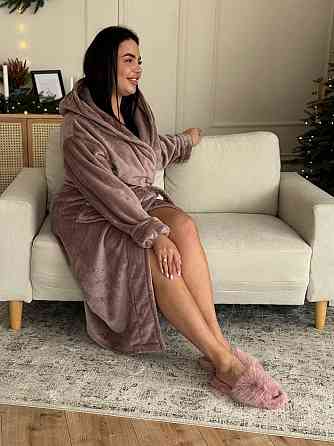 Женский теплый махровый халат plus size батал на запах с капюшоном с длинным рукавом и карманами длинный для дома пудровый 4XL Одесса