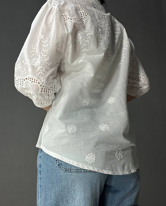 Сорочка жіноча A-N 8132 мереживо вишивка на ґудзиках короткий пишний рукав біла, білий, L Київ - фото 15