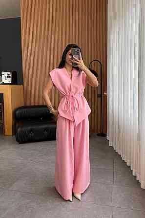 Женский летний брючный костюм двойка: жилетка и брюки костюмка Розовый, 48/52 Одесса