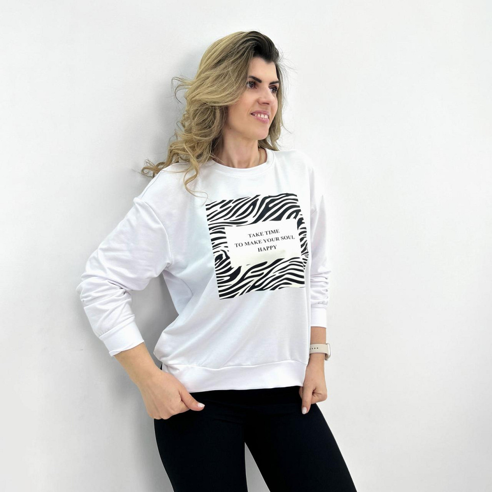 Женский свитшот с анималистичным принтом 