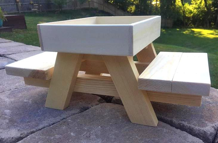 Кормушка для белок 