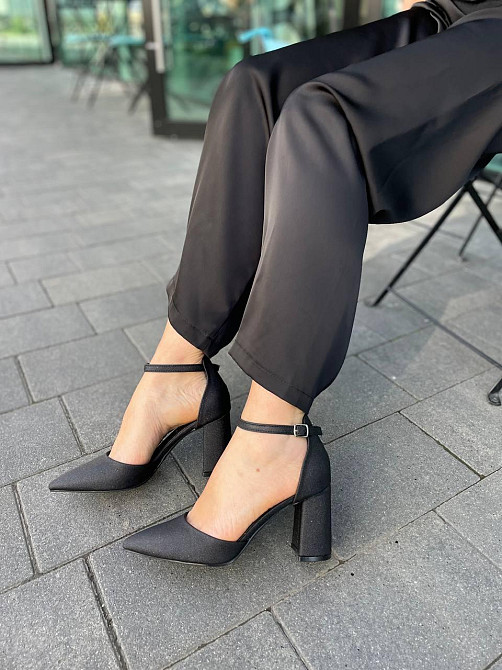 Seastar Чорні босоніжки літні жіночі на підборах із закритим носком, з еко-шкіри з напиленням S Коломия - фото 2