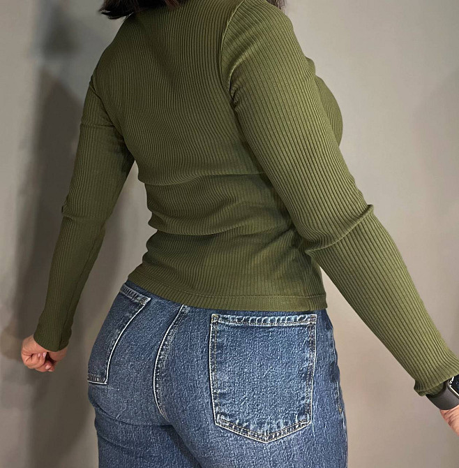 Лонгслив женский ITAKA 5370 гольф с акцентным вырезом на груди в рубчик, хаки, one size Киев - изображение 3