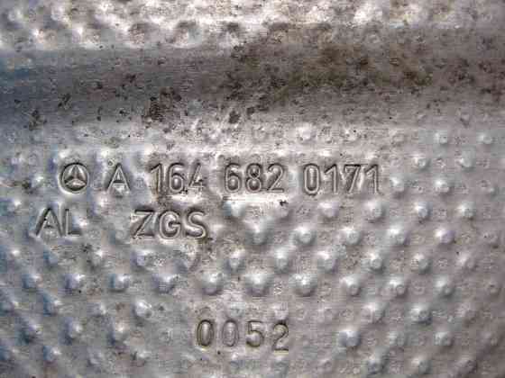 Mercedes-Benz  A1646820171 Захисний екран на лівому ланжероні моторного відсіку ML W164 GL X164 Одеса